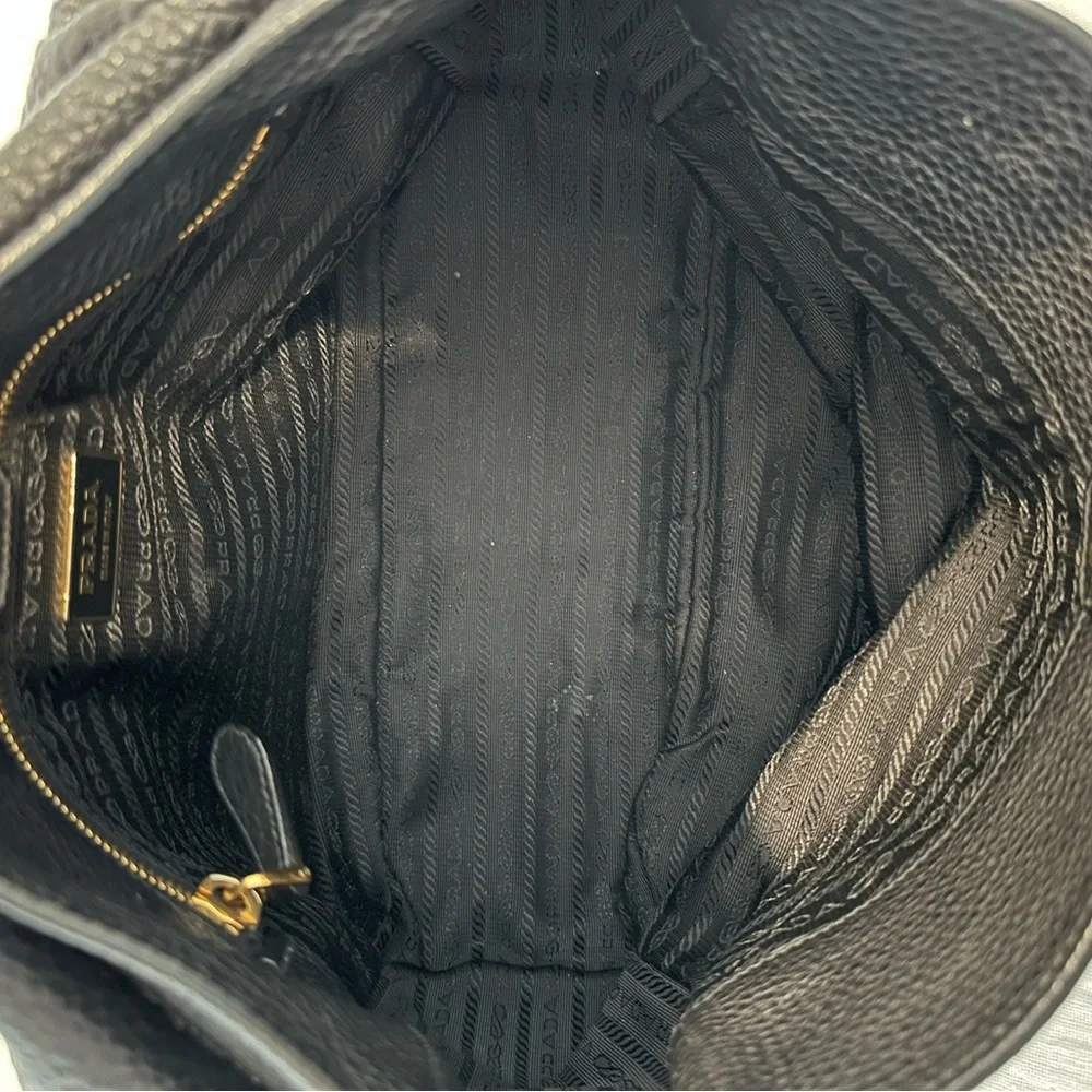 Prada Nero Vitello Daino bag . - Picture 7 of 15